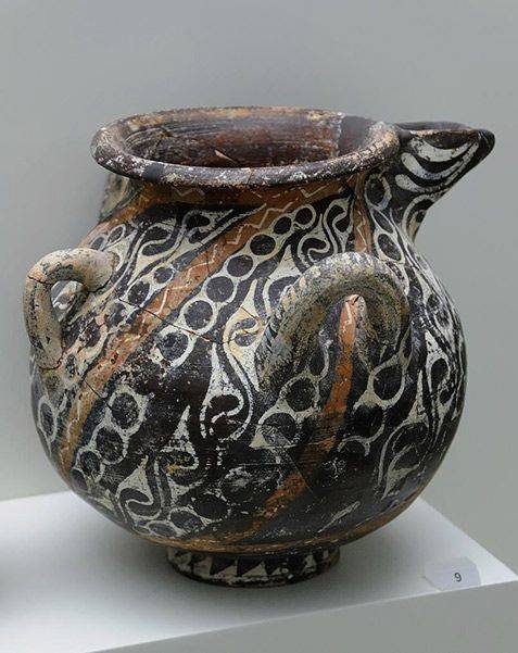 Chinese minona and anasazi pottery is decorated with which kind of design