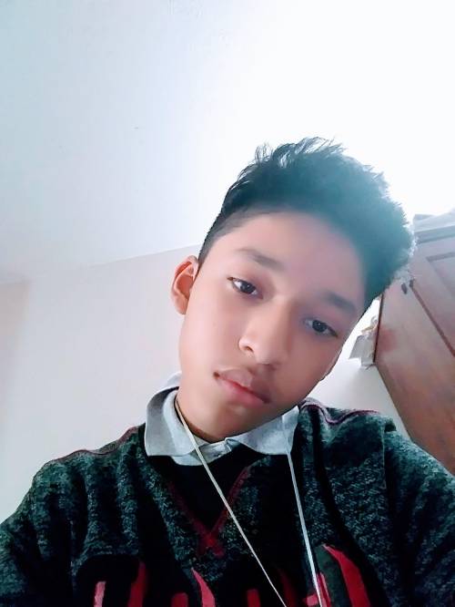 Hey this is me... Rate me 1-10 Also im 14