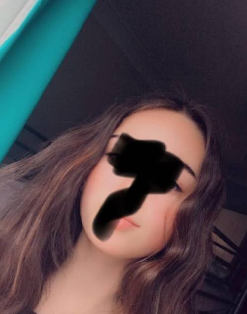 The face reveal some ppl say I look like this gurl but idk soo here u gooo