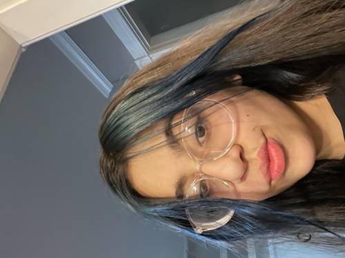 I JUST DYED MY HAIR, DO WE LIKE IT OR NAH?
-sorry its sideways i d k what to do abt that lol