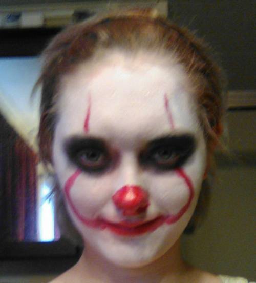 so like Sunday me and my friend were doing like clown makeup over the phone cuz she was in quaranti