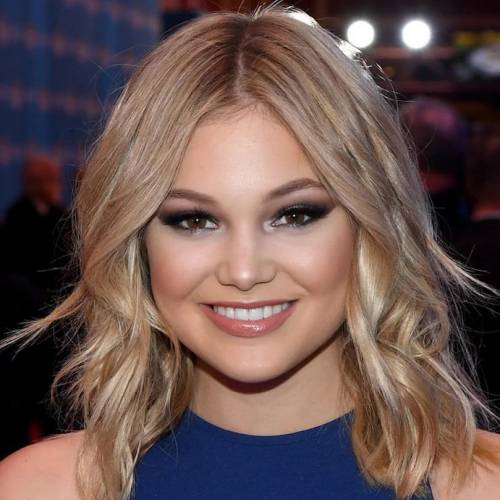 Can some one get me a pic of olivia holt plz