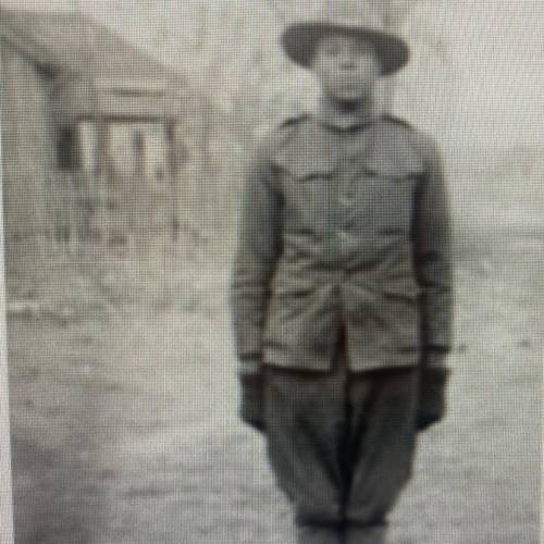Look closely at the photograph of the WWl soldier from Tulsa what words come to mind to describe hi