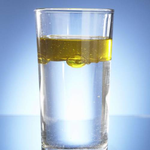Is oil and water
(shown by the close-up in this image) a solution?
no
yes