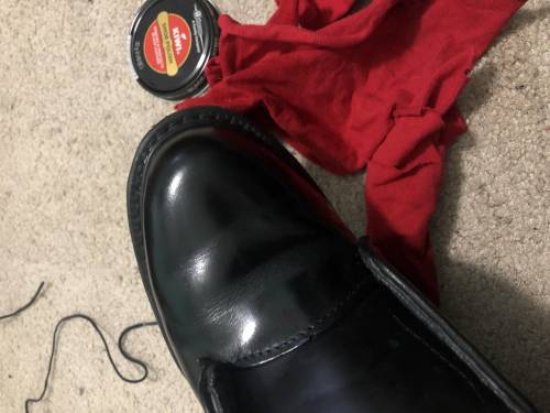 Anyone got any shoe shining tips, please lol I’m having a hard time getting my uniform shoes shiny